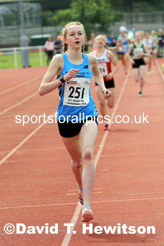 Women and Girls 800 metres, 2022 North Eastern Track and Field Champs., Middlesbrough. David T. Hewitson/Sports for All Pics